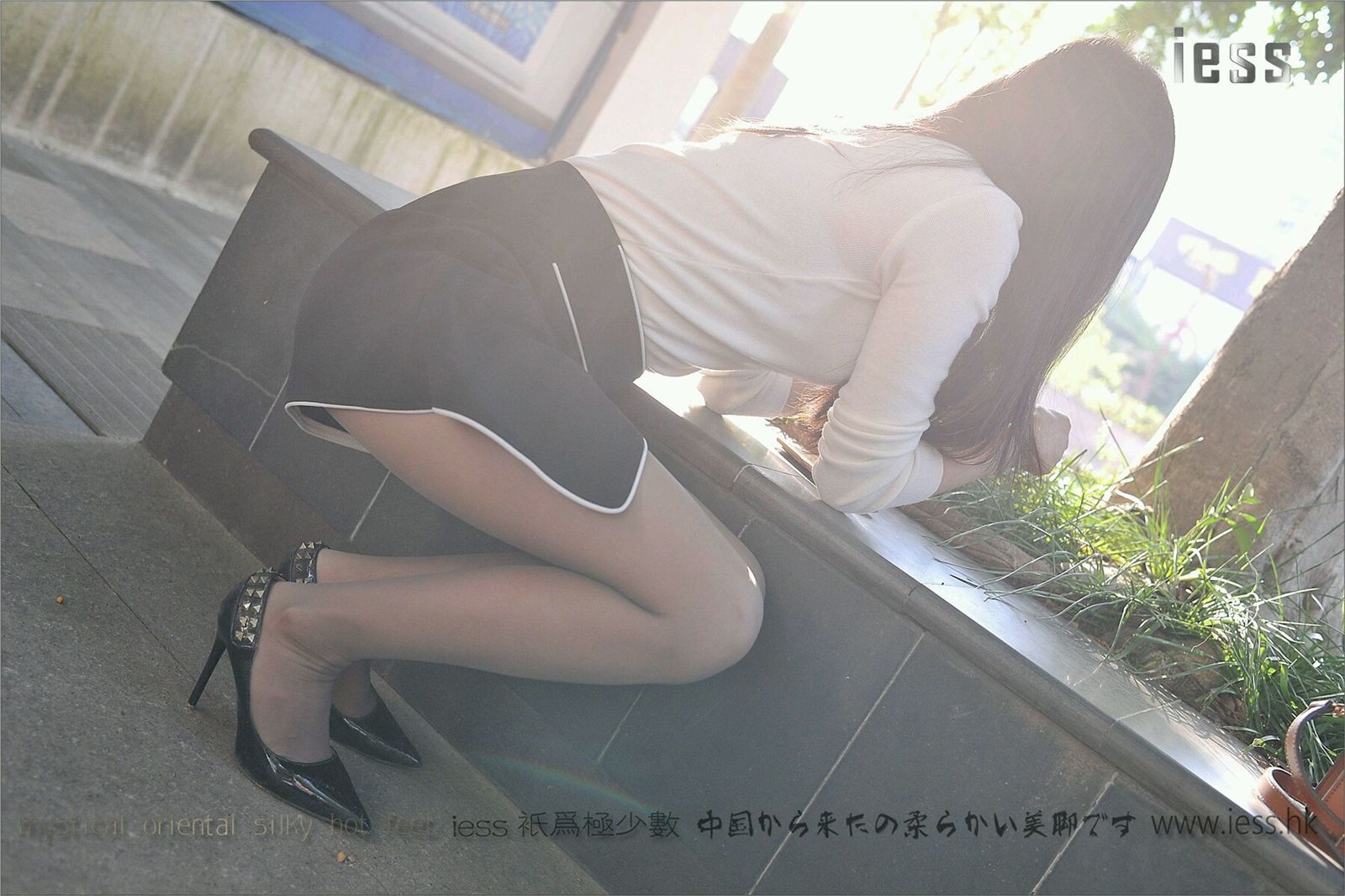 [IESS]异思趣向 素人小雪 户外灰丝